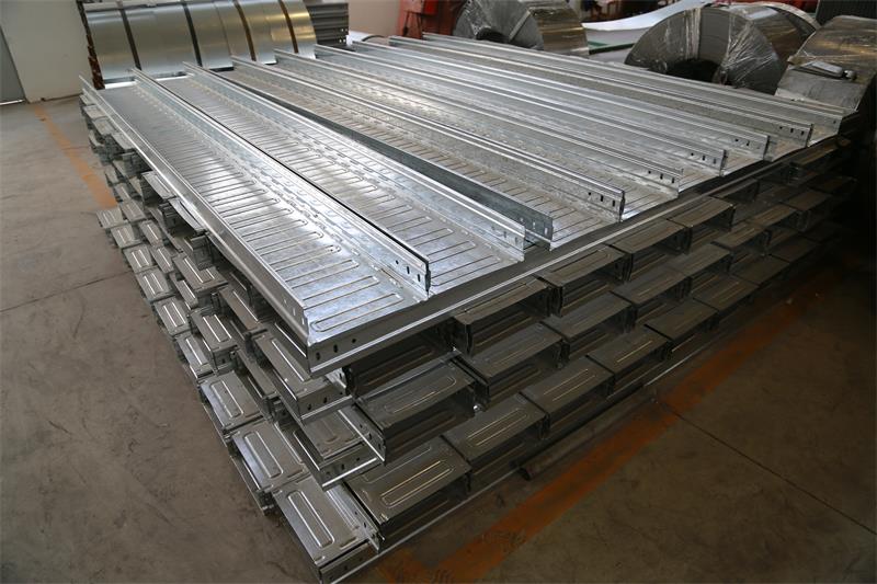 环形筋节能高强电缆桥架